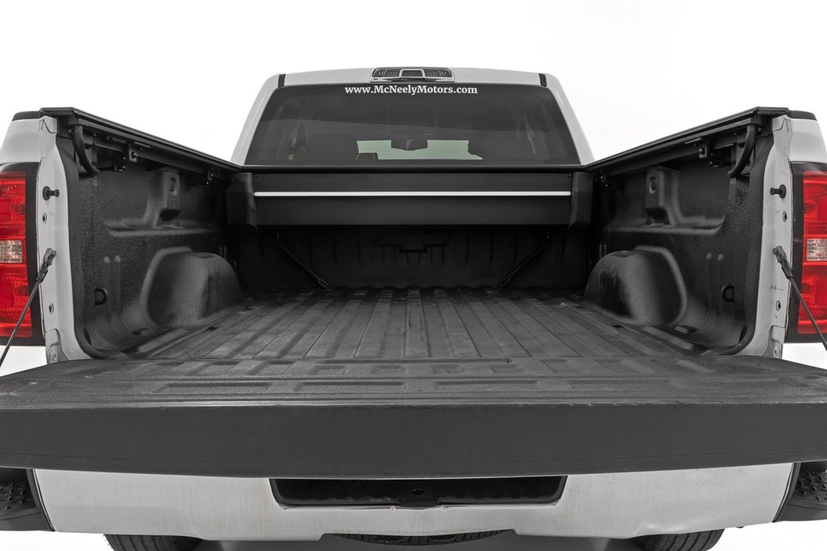 Chevrolet 2500HD Powered Bed Cover - Rough Country - Retractable - Matte Black - '14-'19